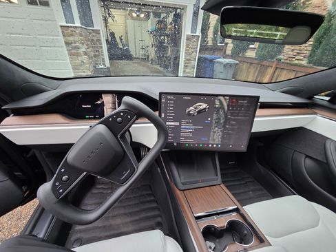 Used 2023 Tesla Model S Standard Range image 6