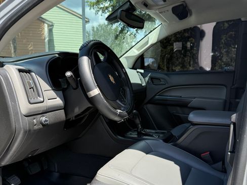 Used 2020 Chevrolet Colorado W/T w/ Custom Special Edition image 9