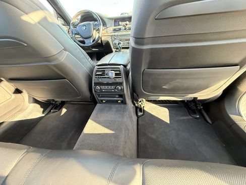 Used 2013 BMW 750Li xDrive image 23