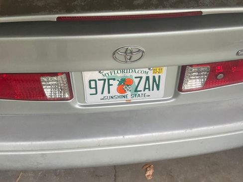 Used 2001 Toyota Camry LE FWD image 1