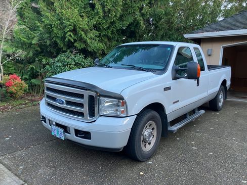 Used 2006 Ford F250 XLT image 1