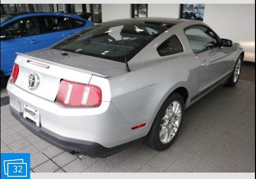Used 2012 Ford Mustang Premium RWD image 8