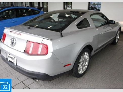 Used 2012 Ford Mustang Premium image 8