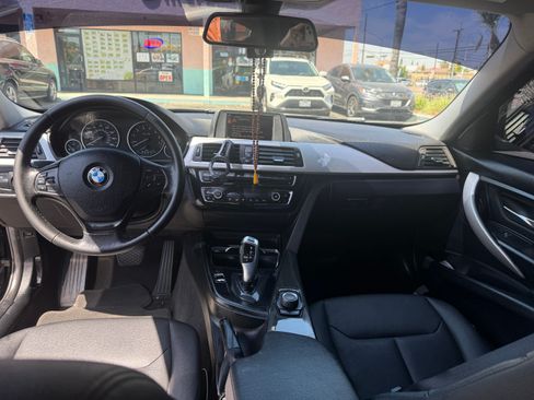 Used 2016 BMW 320i Sedan RWD image 12