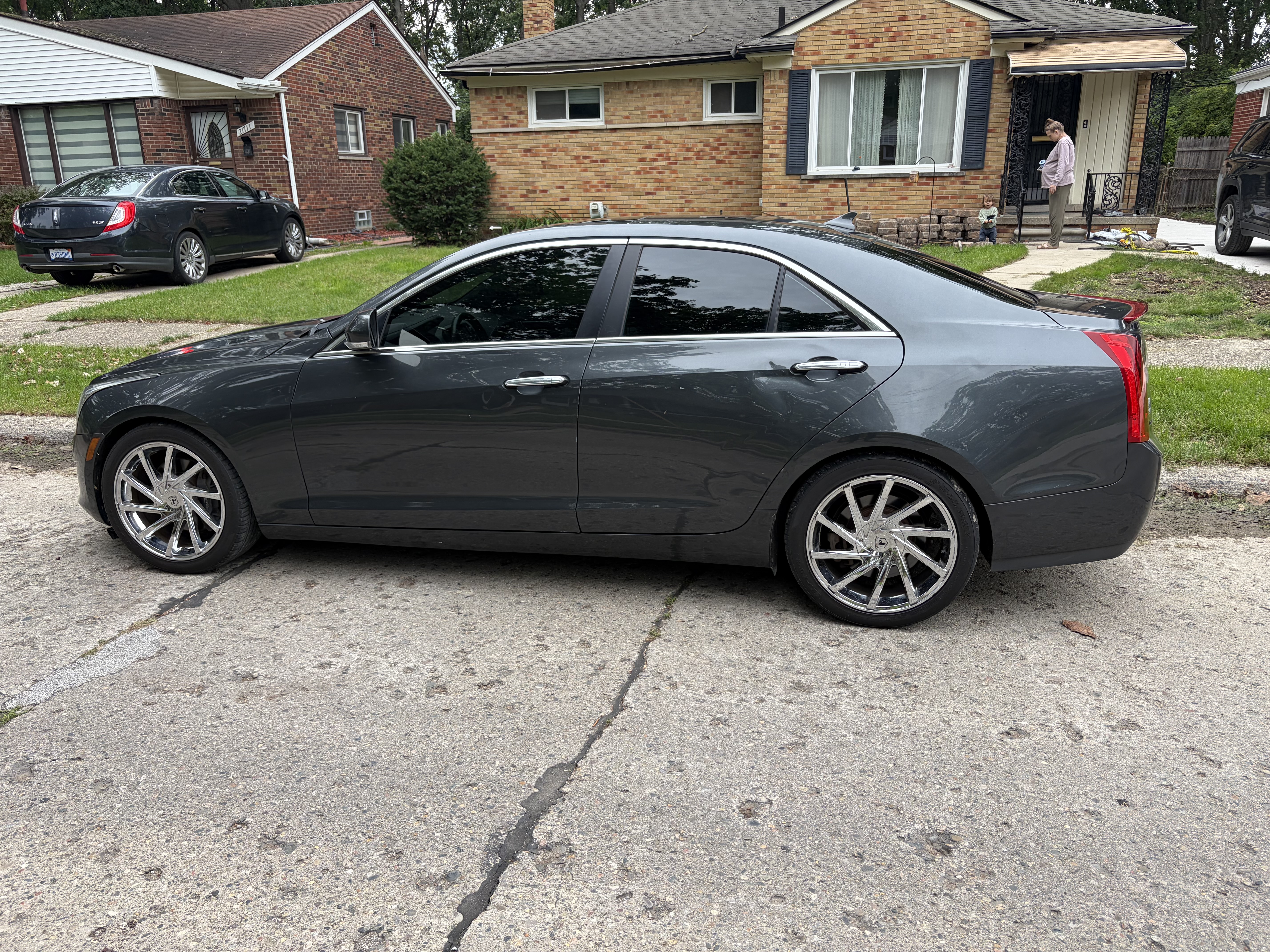 Used 2014 Cadillac ATS Luxury w/ Sun And Sound Package RWD image 2
