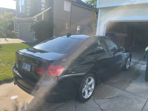 Used 2014 BMW 320i xDrive Sedan AWD/4WD image 9