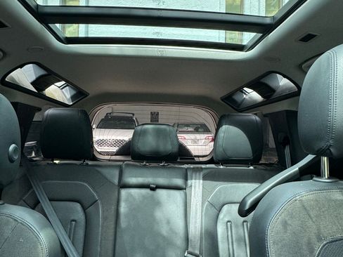 Used 2020 Land Rover Defender 110 SE image 19