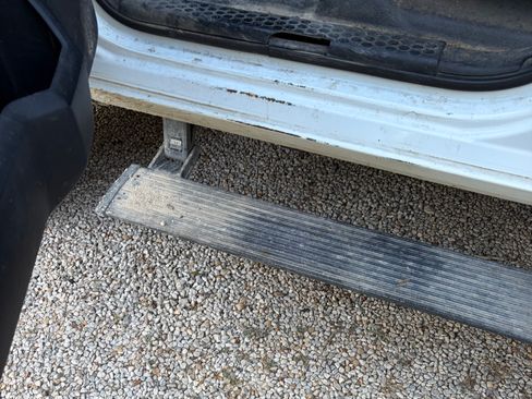 Used 2017 RAM 2500 SLT AWD/4WD image 6