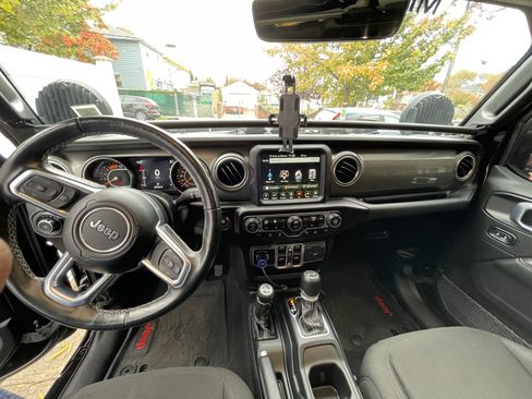 Used 2021 Jeep Wrangler Unlimited Sahara image 15
