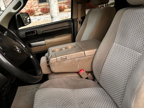 Used 2010 Toyota Tundra 4x4 Double Cab image 5