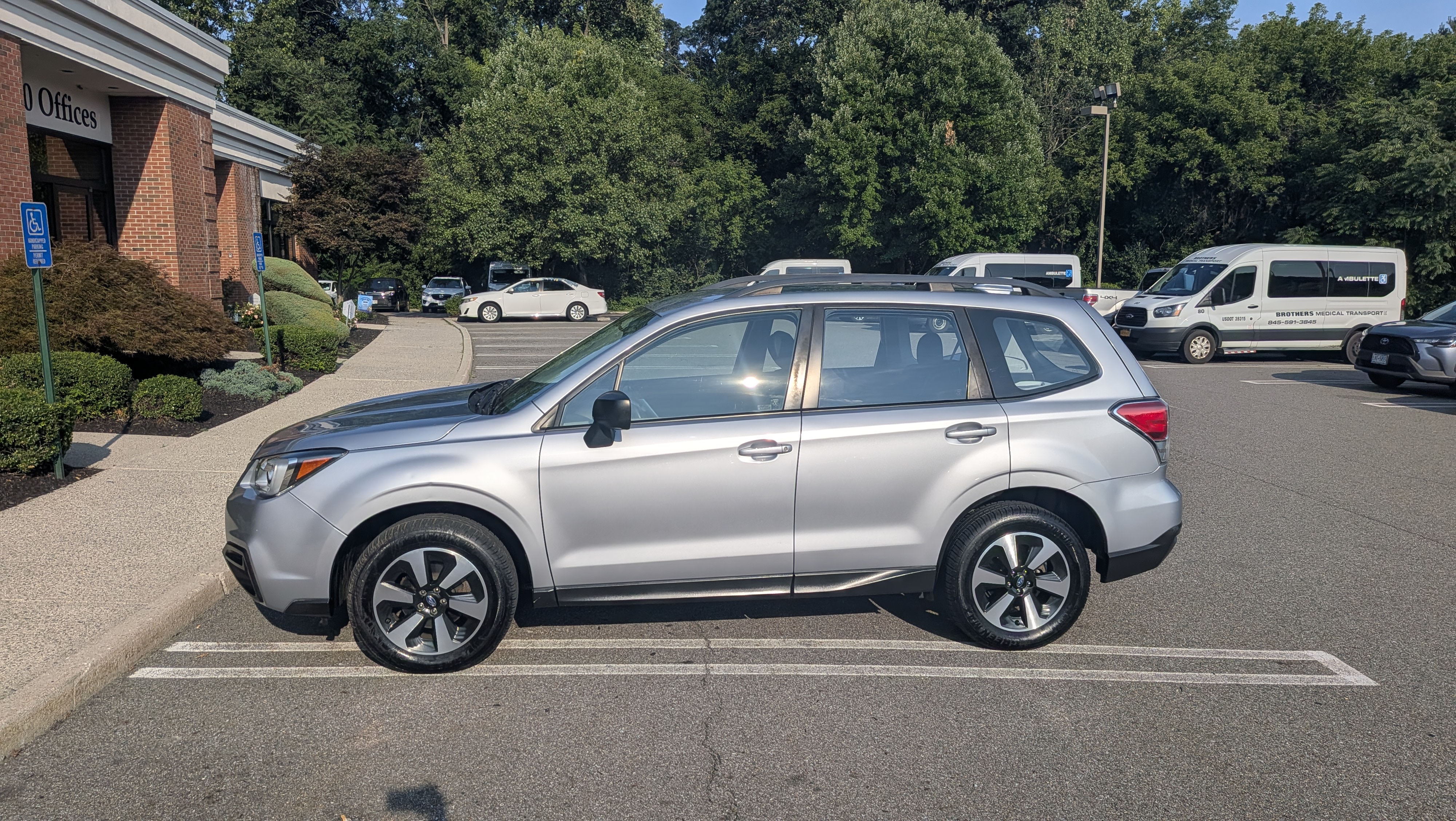 Used 2018 Subaru Forester 2.5i w/ Alloy Wheel Package AWD/4WD image 2