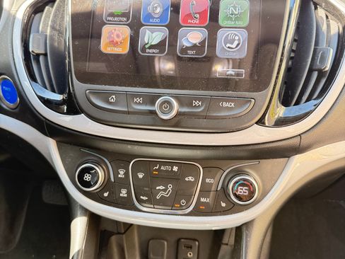 Used 2017 Chevrolet Volt LT w/ Comfort Package FWD image 14