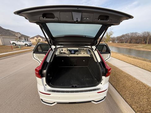 Used 2025 Volvo XC60 B5 Ultra w/ Protection Package Premier image 20