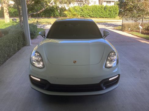 Used 2022 Porsche Panamera 4 E-Hybrid image 4