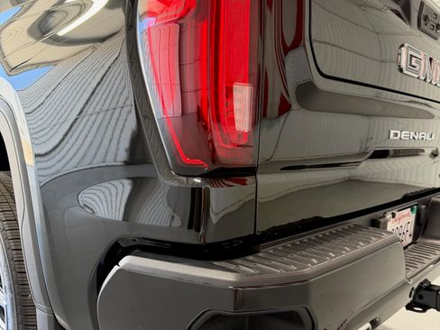 Used 2025 GMC Sierra 1500 Denali Ultimate AWD/4WD image 18