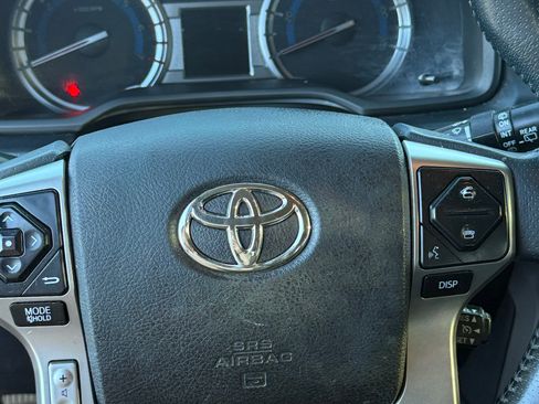 Used 2016 Toyota 4Runner SR5 AWD/4WD image 8