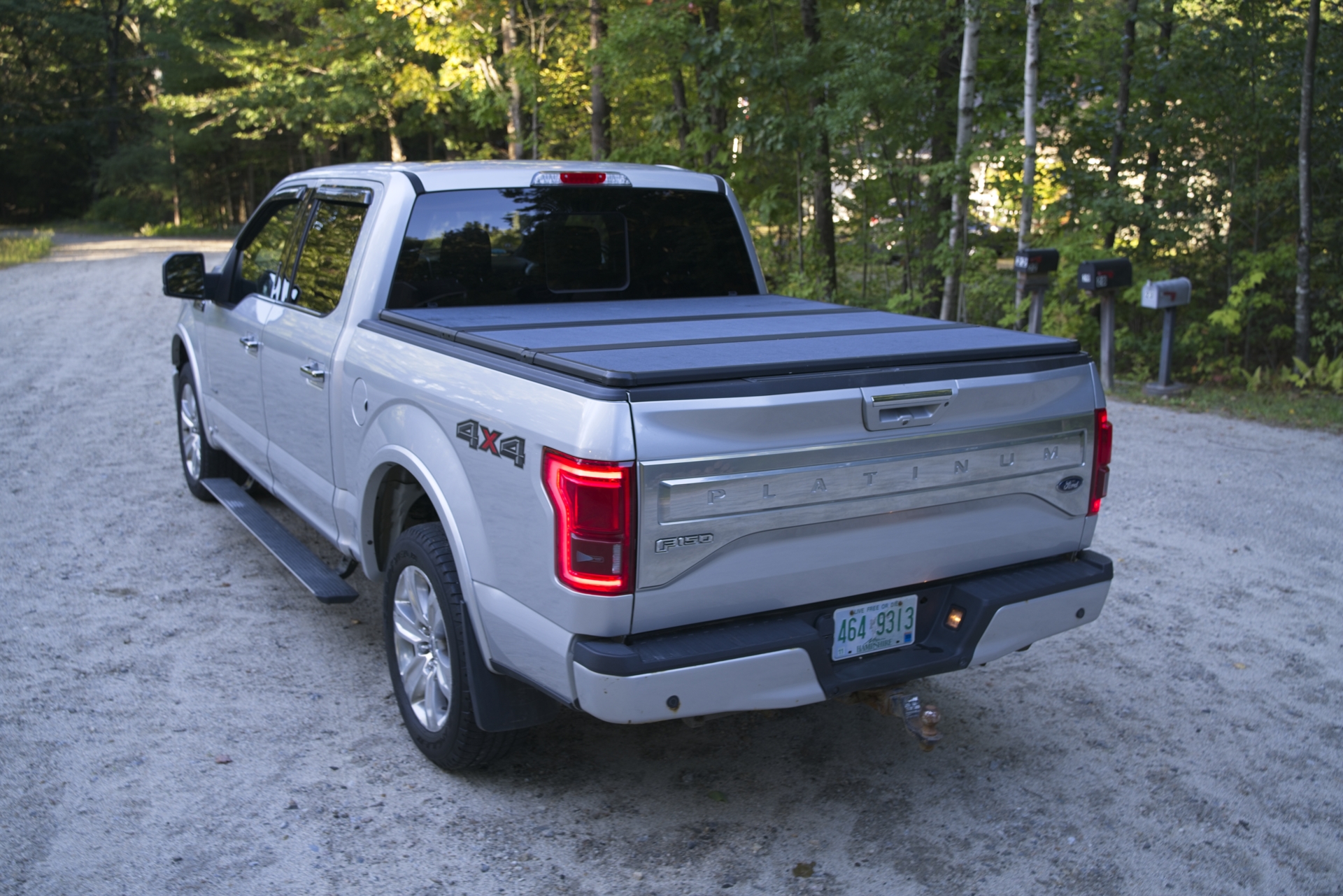 Used 2015 Ford F150 Platinum w/ Equipment Group 701A Luxury AWD/4WD image 9
