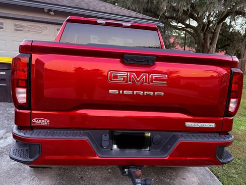 Used 2024 GMC Sierra 1500 Elevation image 9