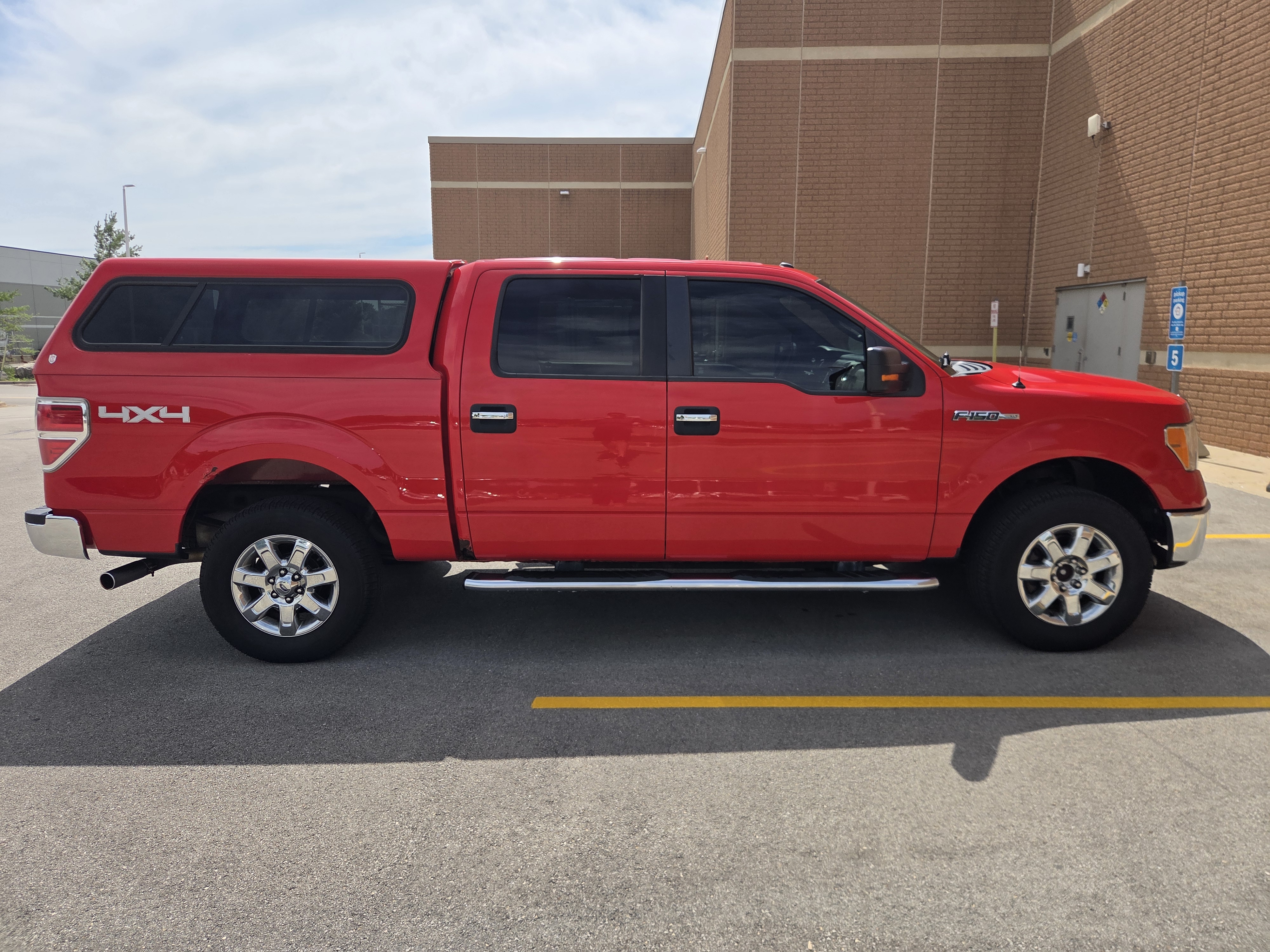 Used 2013 Ford F150 XLT w/ Luxury Equipment Group AWD/4WD image 8