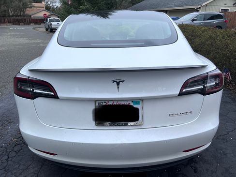 Used 2021 Tesla Model 3 Performance image 5