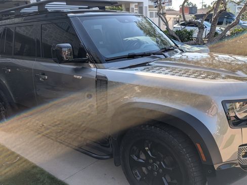 Used 2023 Land Rover Defender 110 X-Dynamic SE image 5