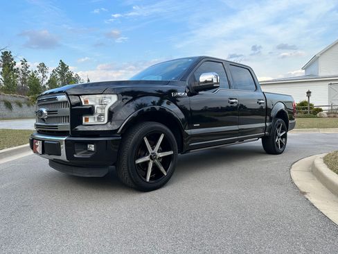 Used 2015 Ford F150 Platinum w/ Equipment Group 701A Luxury image 9