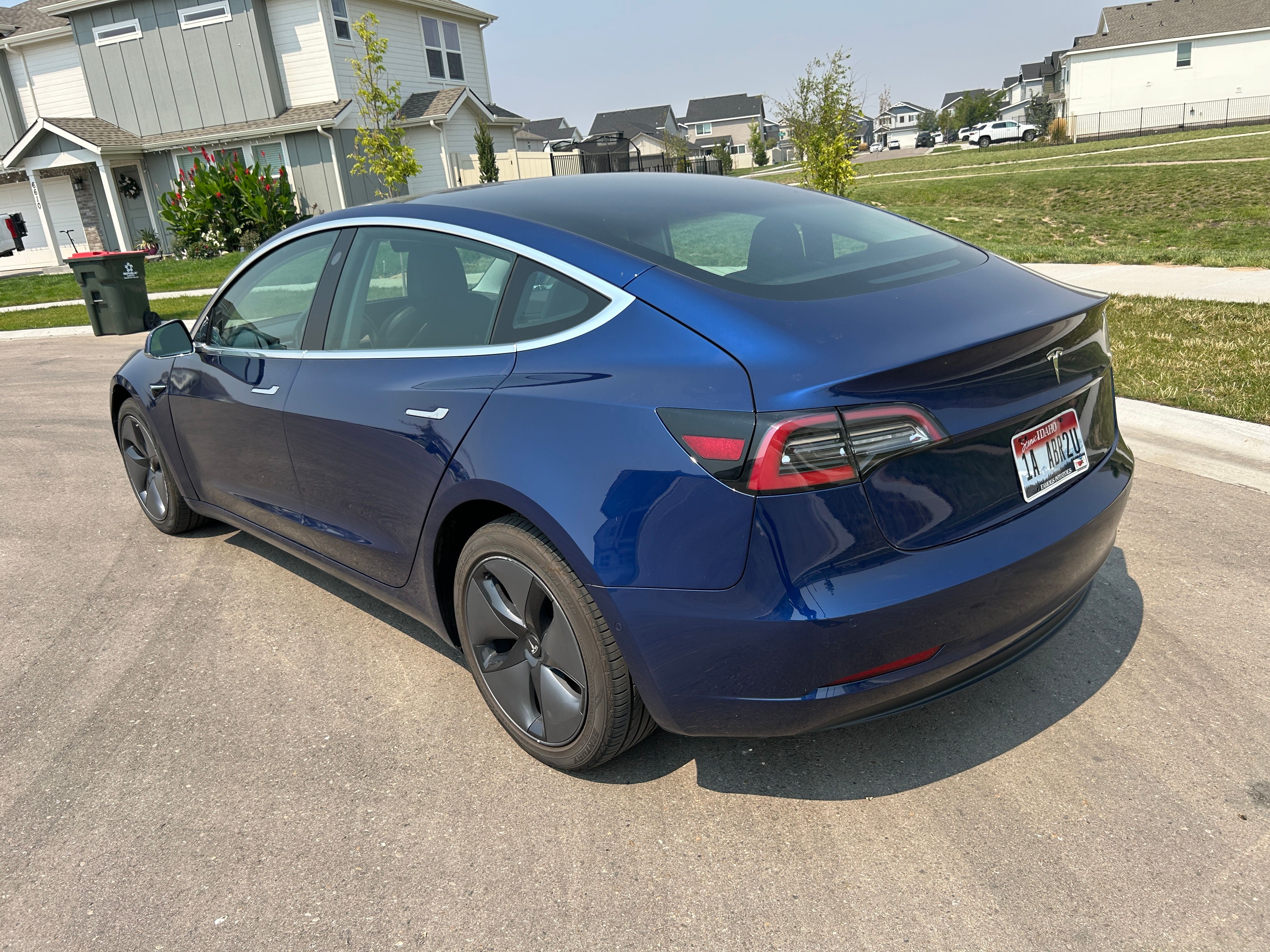 Used 2019 Tesla Model 3 Mid Range RWD image 9
