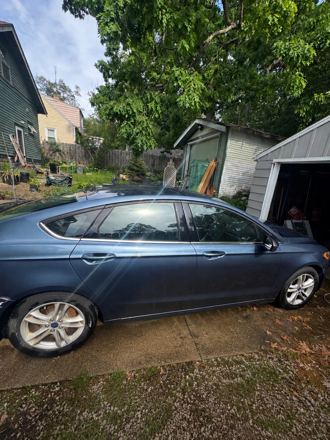 Used 2018 Ford Fusion SE w/ Fusion SE Technology Package FWD image 1