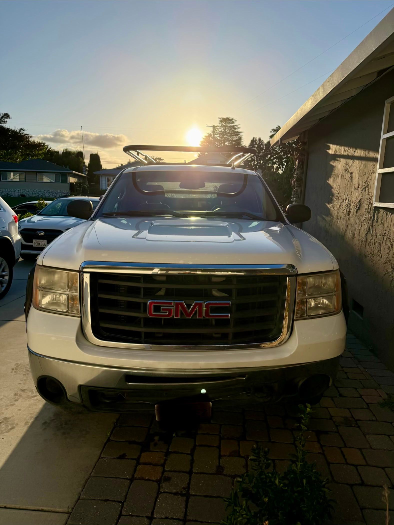 Used 2010 GMC Sierra 2500 W/T AWD/4WD image 1