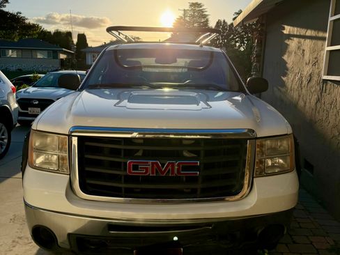 Used 2010 GMC Sierra 2500 W/T AWD/4WD image 1
