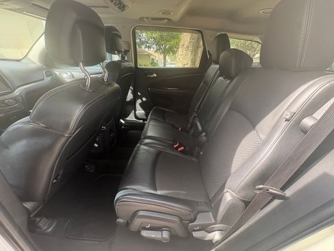 Used 2015 Dodge Journey Crossroad w/ Flexible Seating Group FWD image 10