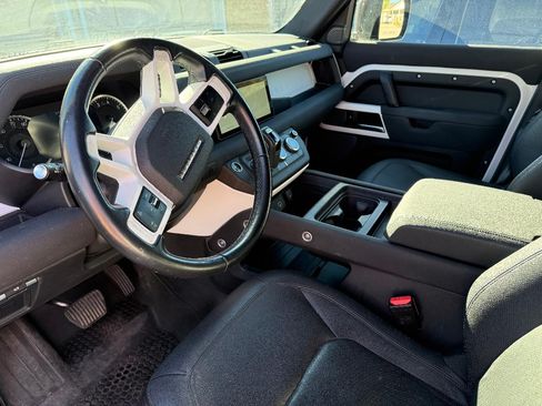Used 2023 Land Rover Defender 110 S image 10