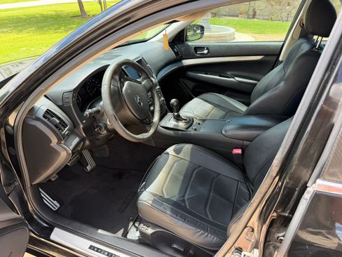 Used 2011 INFINITI G37 Journey w/ Sport Pkg - RWD image 5