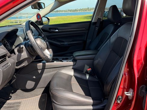 Used 2020 Nissan Altima 2.5 SR FWD image 8