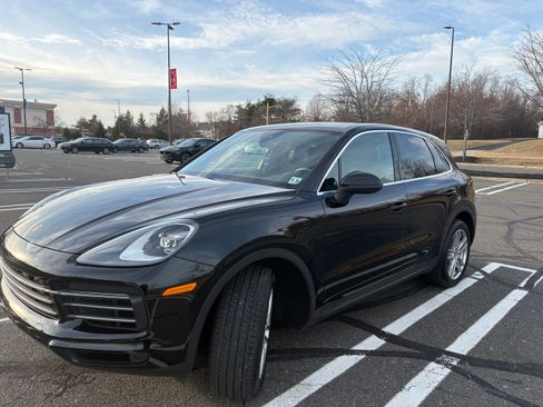 Used 2021 Porsche Cayenne image 2
