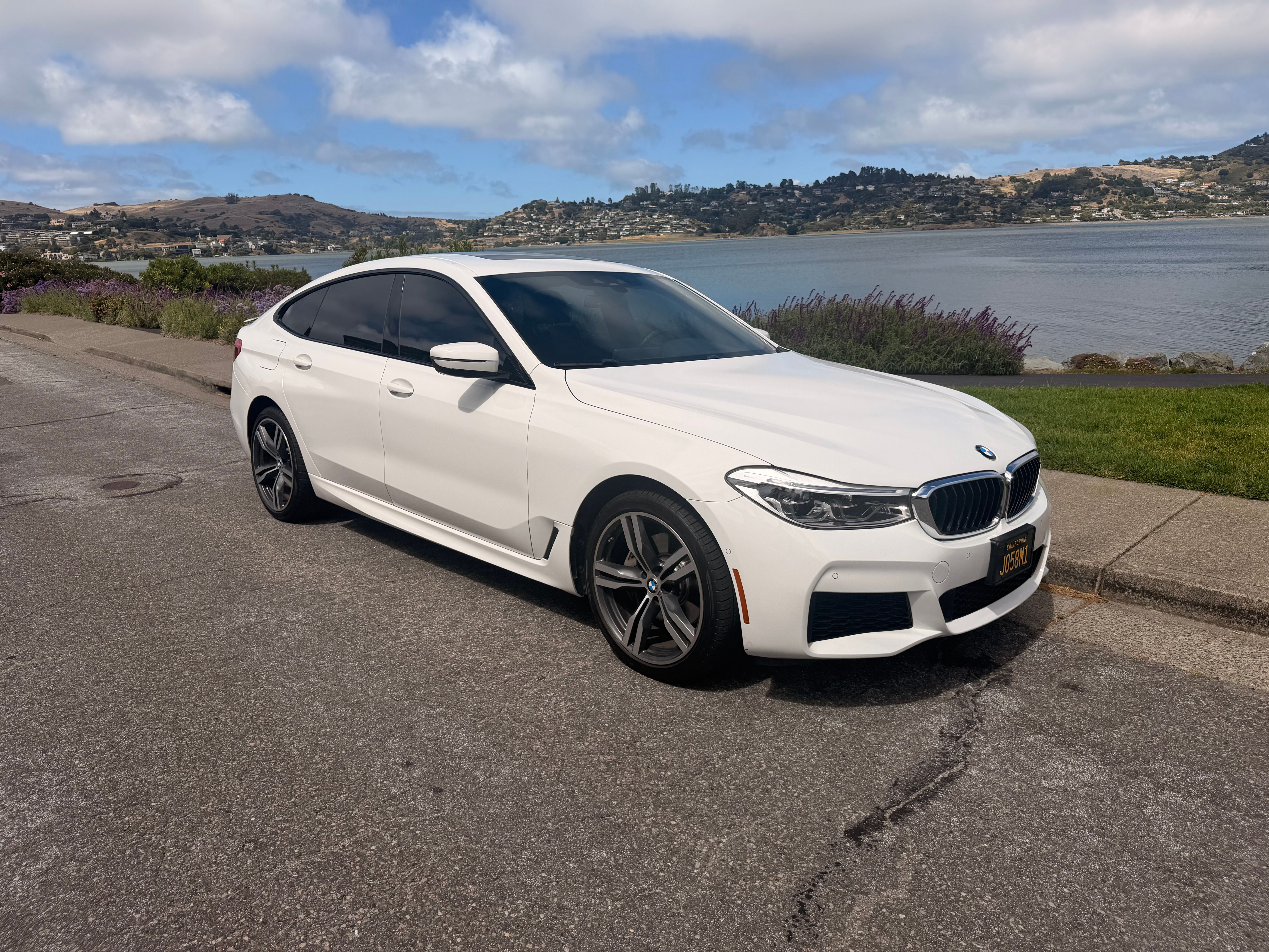 Used 2019 BMW 640i Gran Turismo xDrive w/ Luxury Seating Package AWD/4WD image 1