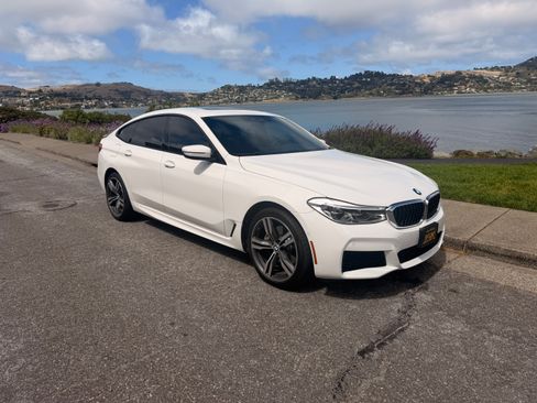 Used 2019 BMW 640i Gran Turismo xDrive w/ Luxury Seating Package AWD/4WD image 1