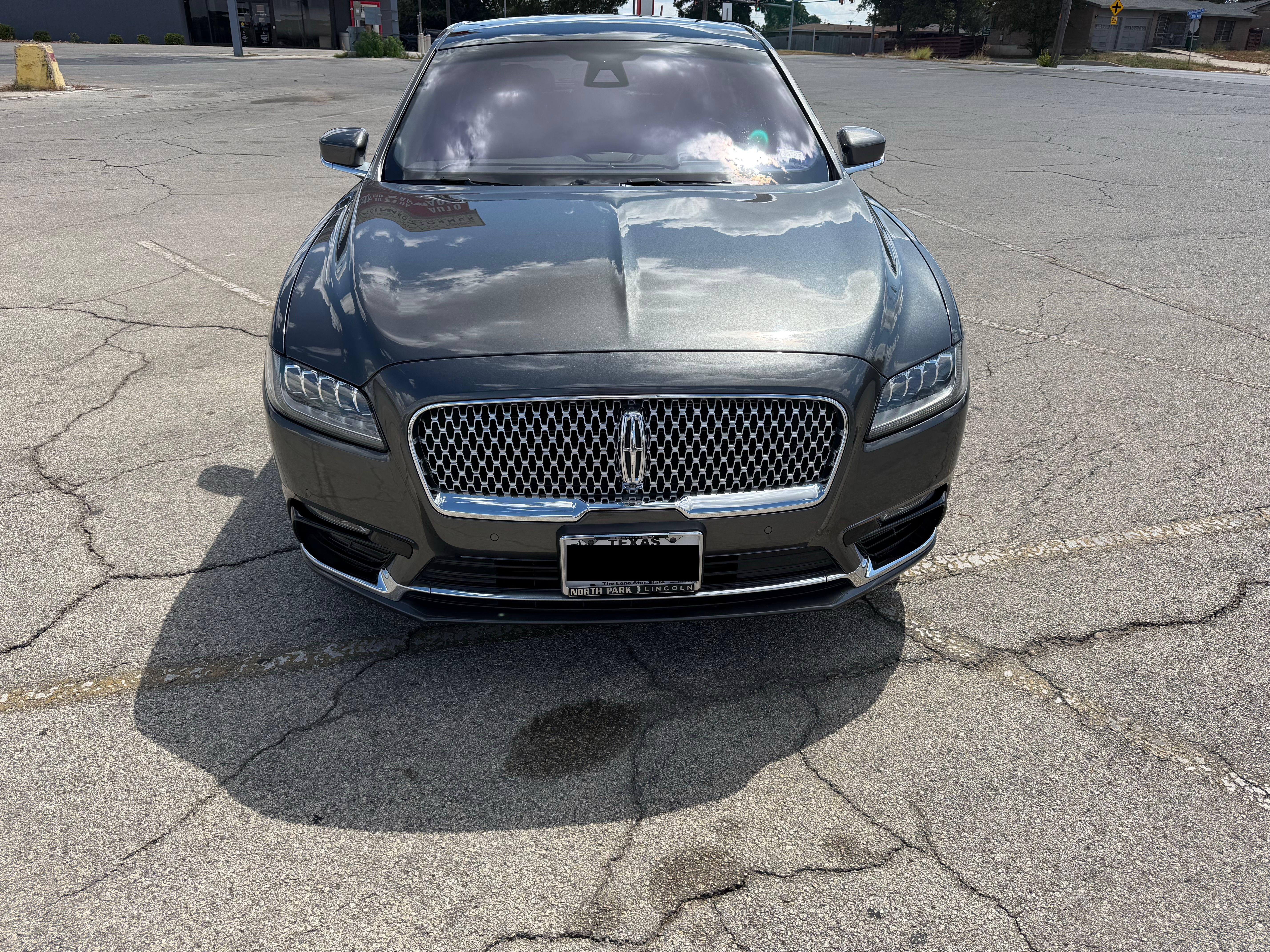 Used 2020 Lincoln Continental Reserve w/ Luxury Package AWD/4WD image 2