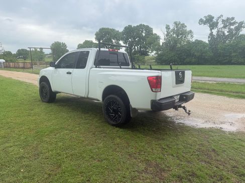 Used 2004 Nissan Titan XE w/ (PRF) Preferred Pkg image 5