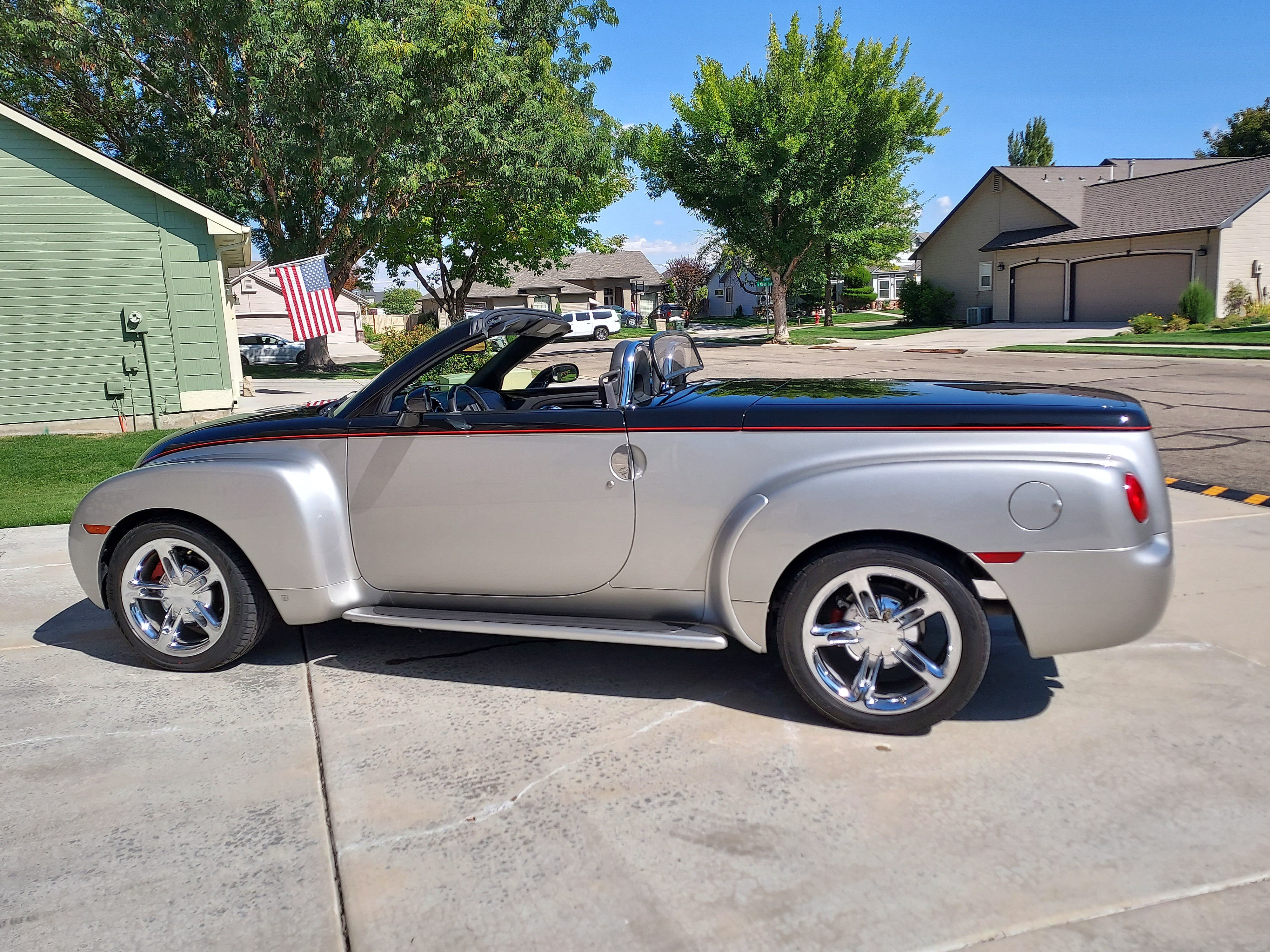 Used 2006 Chevrolet SSR w/ Preferred Equipment Group RWD image 9