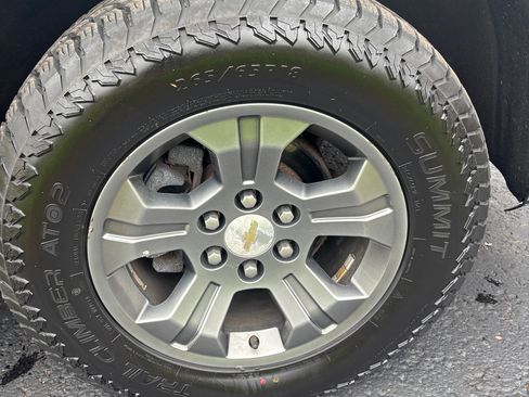 Used 2018 Chevrolet Suburban LT AWD/4WD image 20