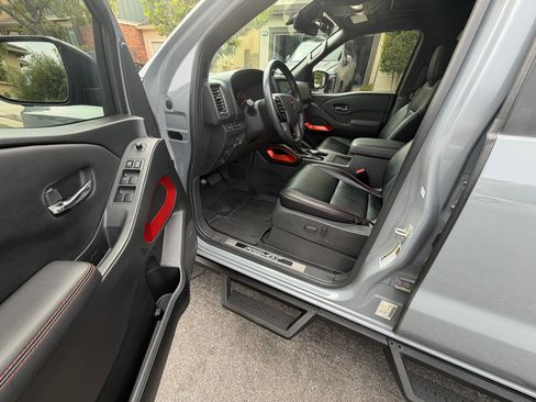 Used 2023 Nissan Frontier PRO-4X w/ Pro-4X Premium Package AWD/4WD image 16