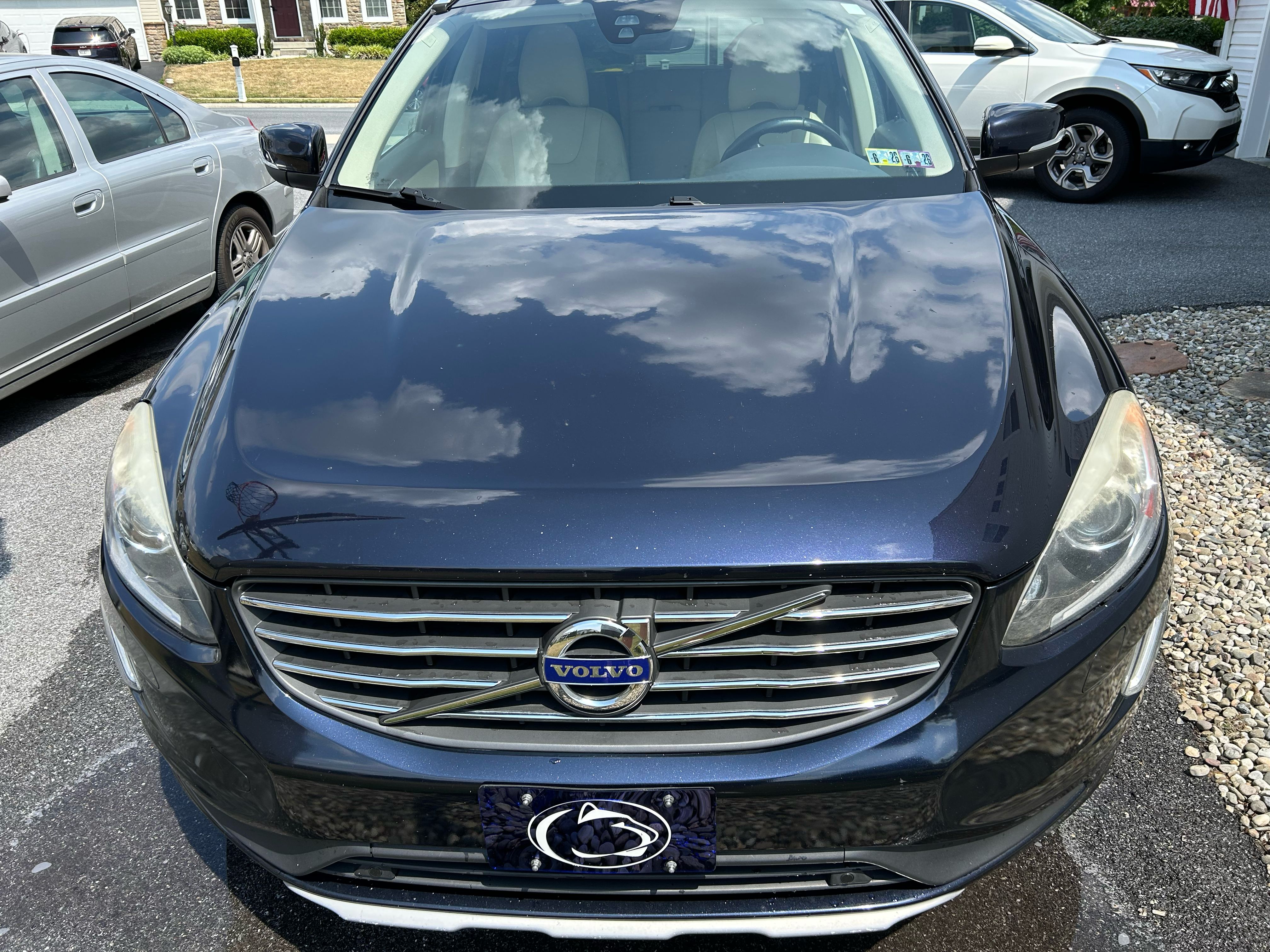 Used 2017 Volvo XC60 T5 Inscription w/ Preferred Option Package FWD image 4