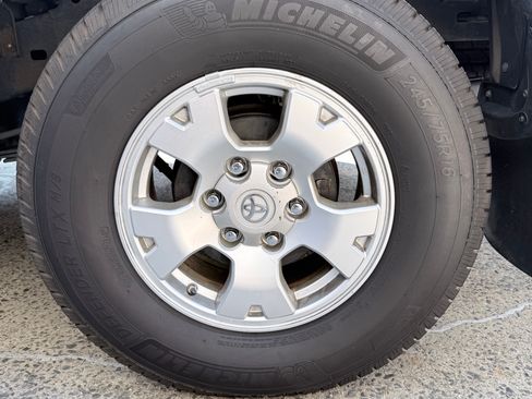 Used 2007 Toyota Tacoma PreRunner RWD image 25