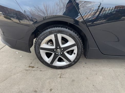 Used 2016 Toyota Prius Four Touring image 10