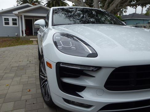 Used 2017 Porsche Macan Turbo image 12