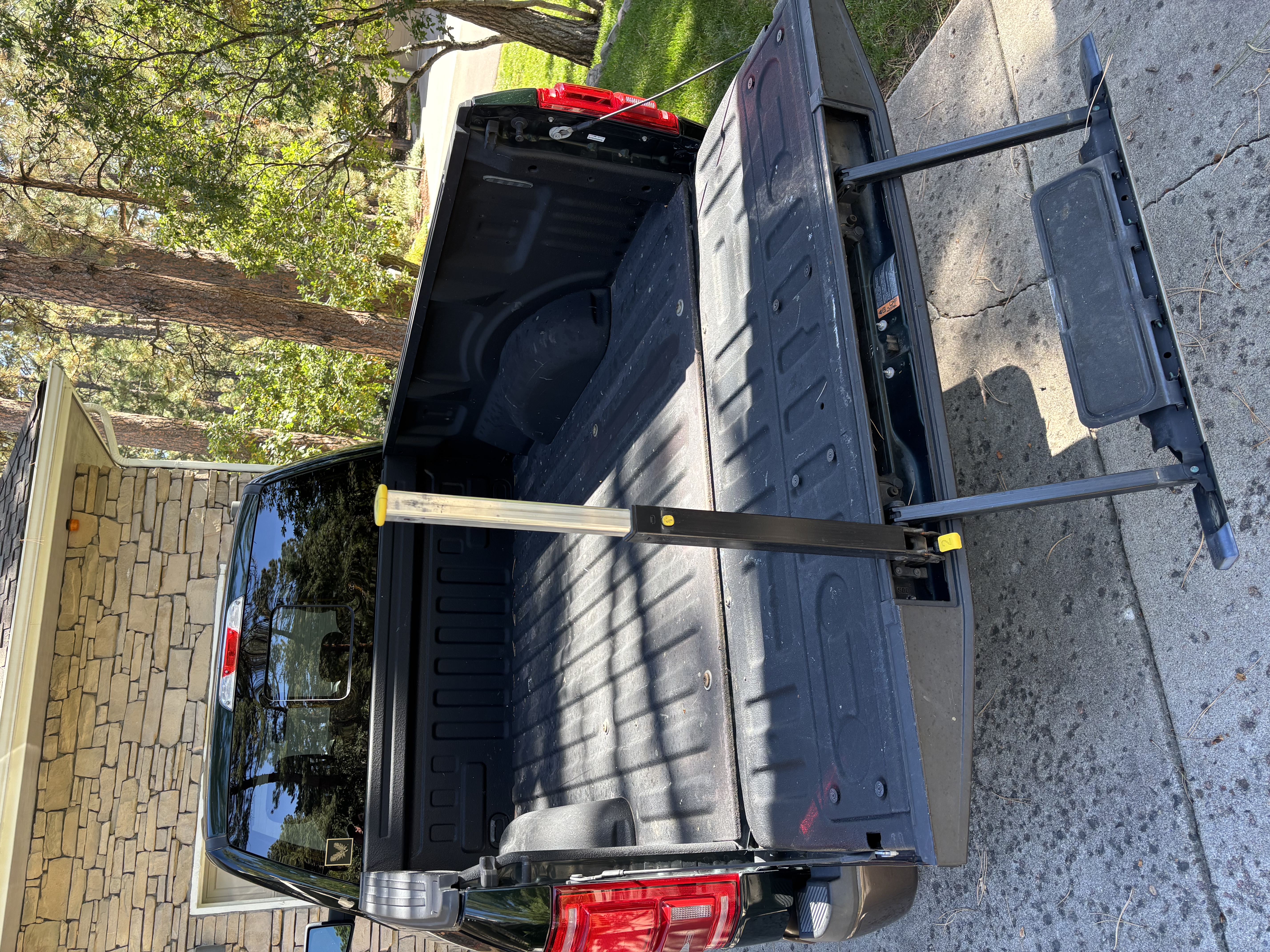Used 2015 Ford F150 Lariat w/ Equipment Group 501A Mid AWD/4WD image 9