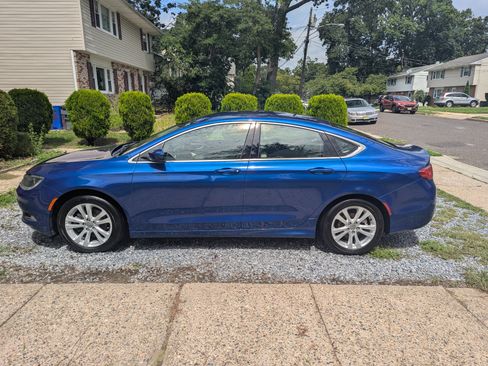 Used 2015 Chrysler 200 Limited FWD image 17