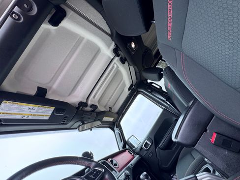 Used 2018 Jeep Wrangler Unlimited Rubicon image 8