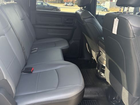 Used 2024 RAM 2500 Tradesman w/ Chrome Appearance Group image 9